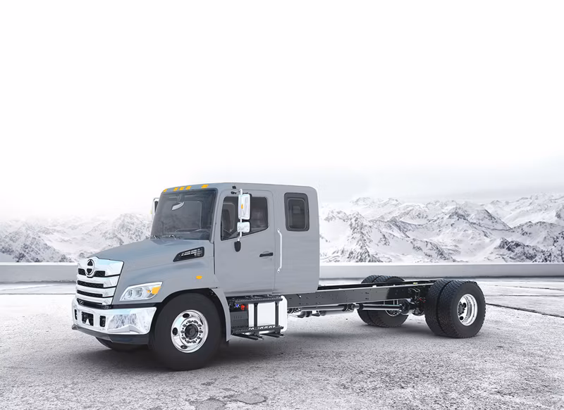 2025 Hino L7 (33,000 GVW) - Image 2